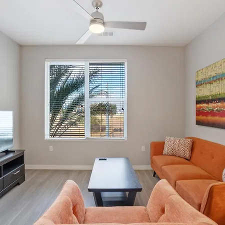 Stay Gia Chic Modern 2 Bedroom Apartment With Swimming Pool At Encore Tessera
